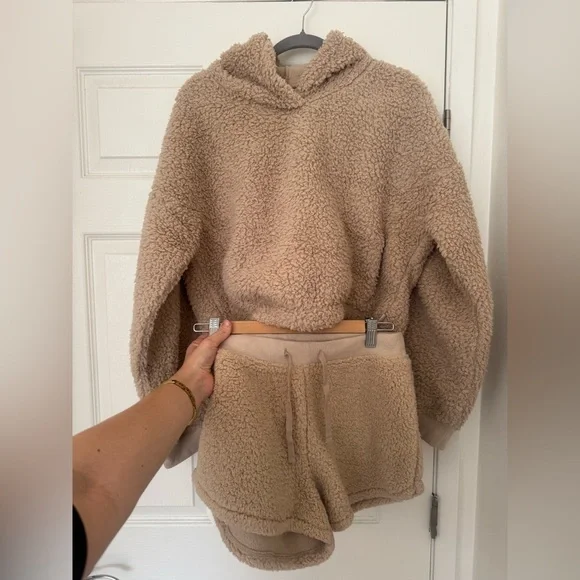 gilly hicks sherpa set - Picture 1 of 7